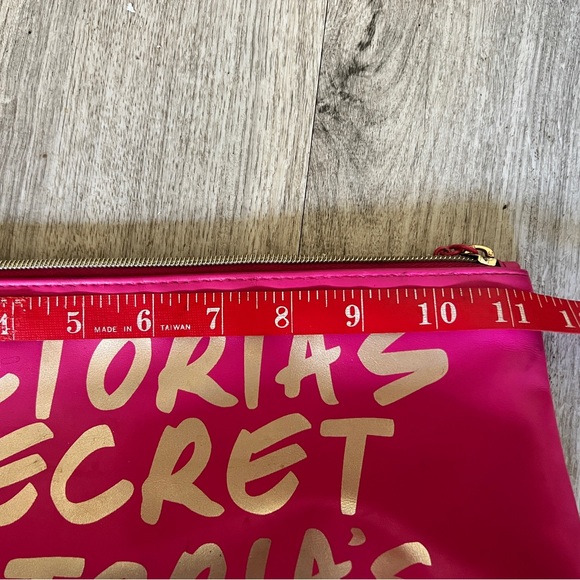 Victoria’s Secret toiletry and make up bag - Picture 4 of 5